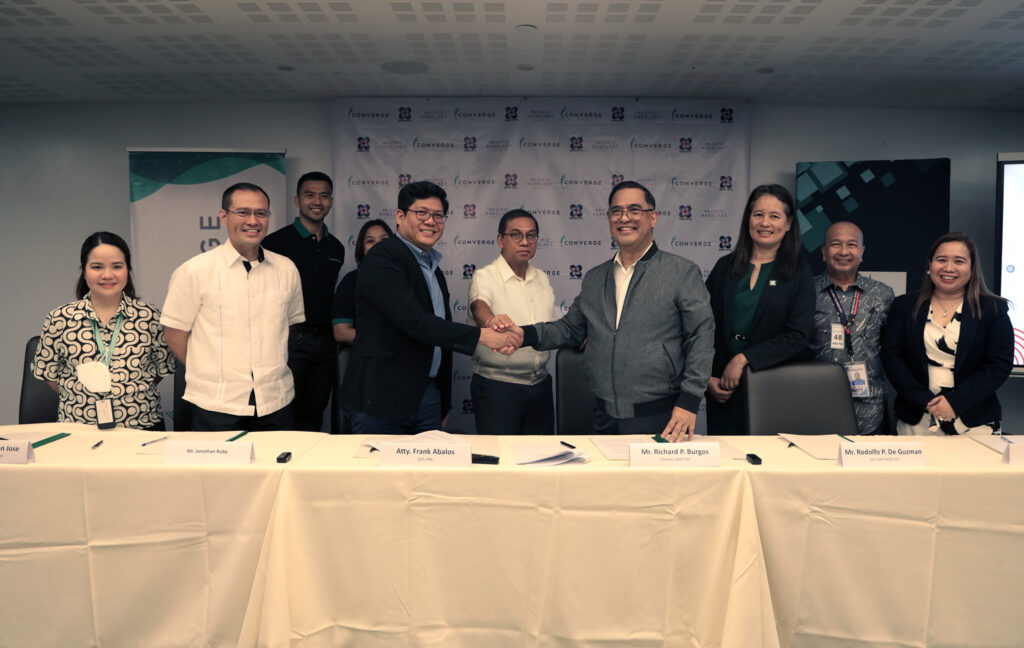 Sign Us Up: Science Through Strong Fiber (Front Row, L-R): PKN Marketing Manager Adriane Faye San Jose, PKN General Manager Jonathan Ruby, PKN CEO Atty. Frank Abalos, DOSTSecretary Dr. Renato U. Solidum Jr., DOST-STII Director Richard P. Burgos. (Back Row, L-R): Converge Marketing Services Manager Ricardo De Jesus, Converge Integrated Marketing Senior Manager Vianca Carla Remorozo, DOST Undersecretary for Scientific and Technical Services Ms.Maridon O. Sahagun, DOST-STII OIC-CRPD Rodolfo P. De Guzman, and DOST-STII FAD Chief Arlene Centeno.