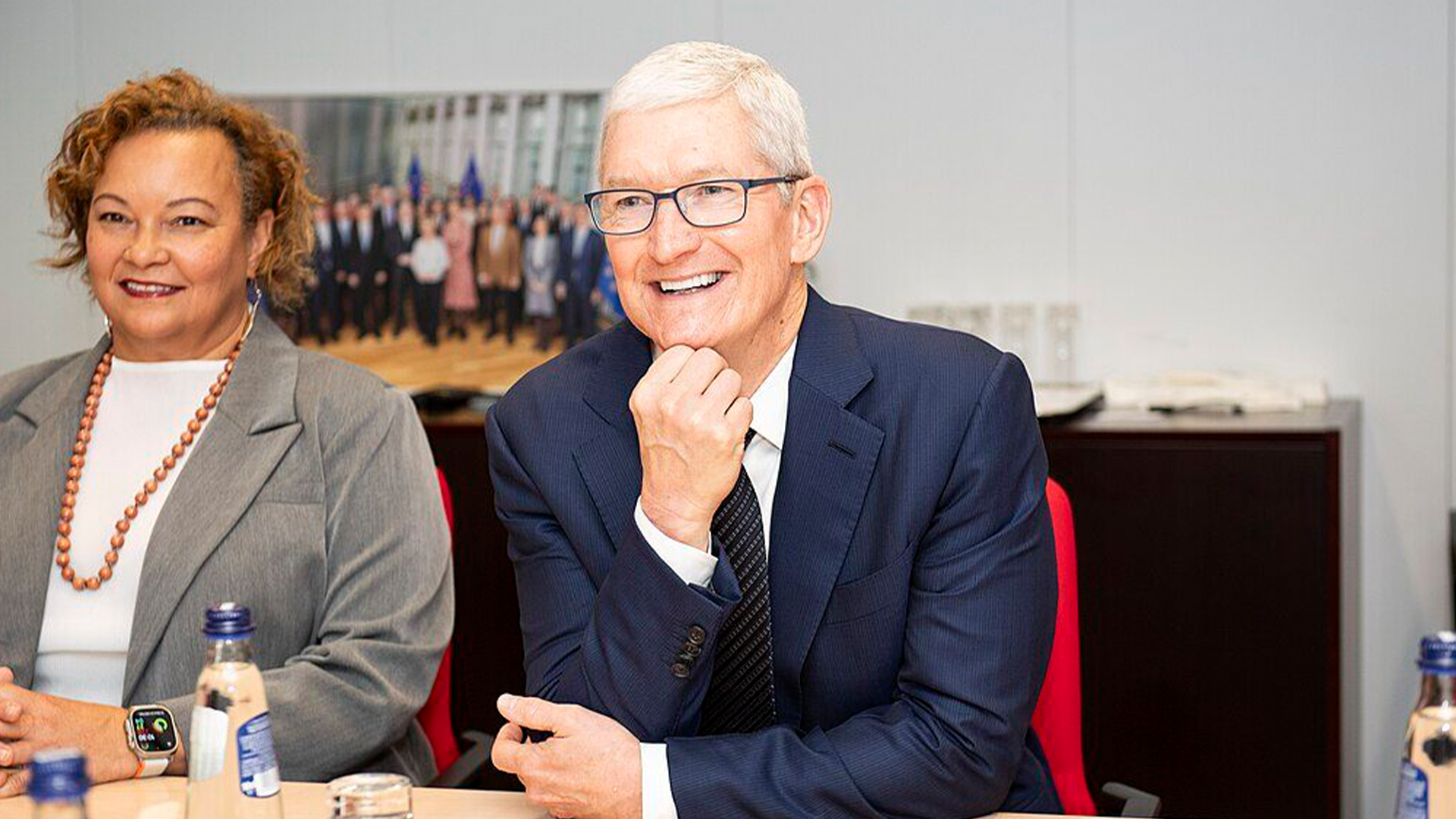 Apple CEO TIm Cook visited China amid sales dropped of its latest flagship iPhone 15.