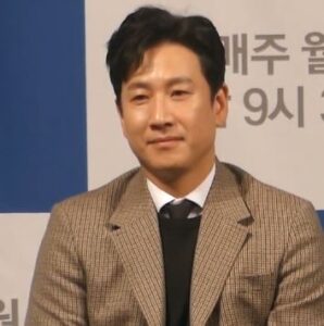 Parasite actor Lee Sun-kyun found dead.