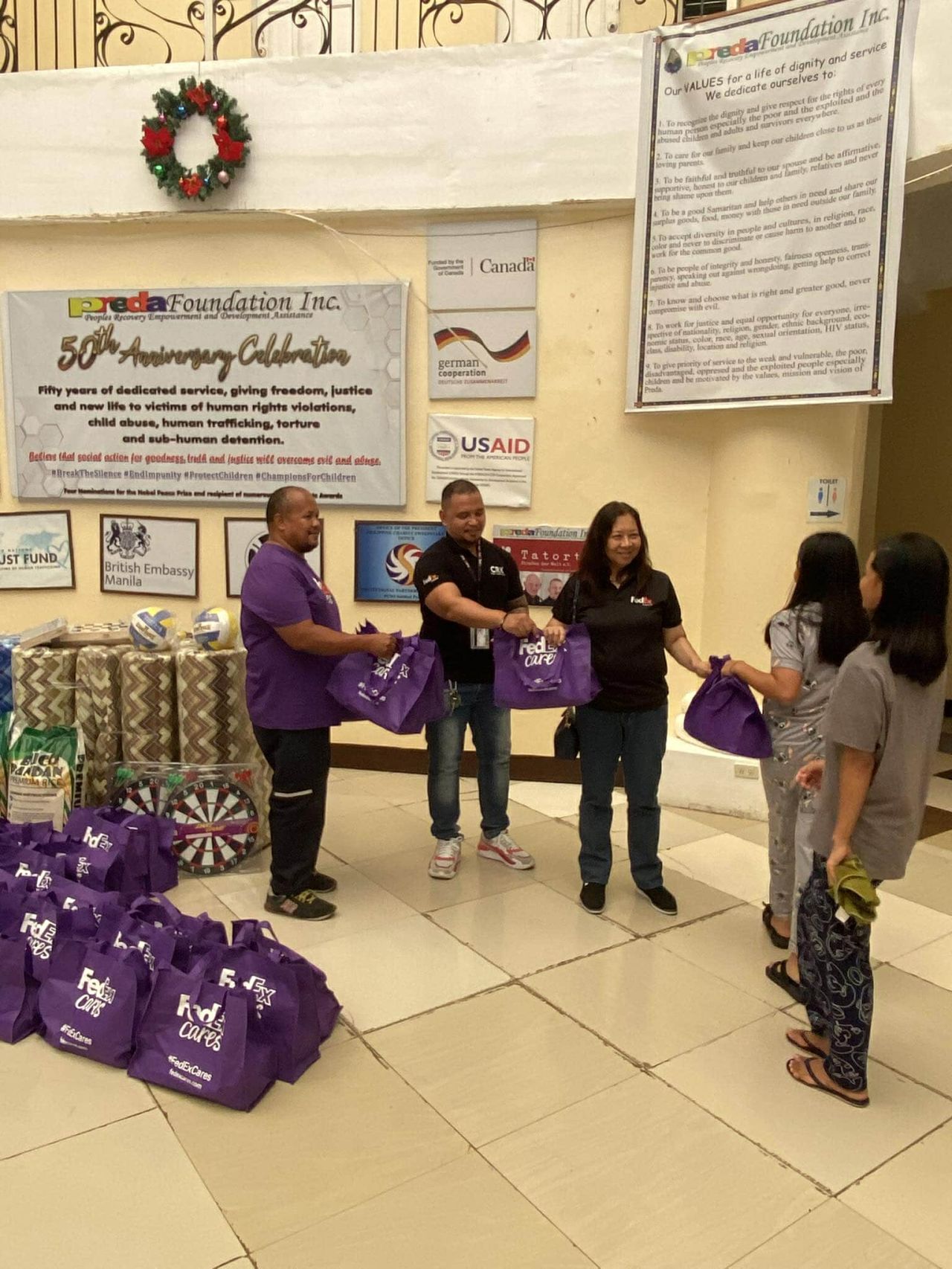 FedEx Philippines joined hands with Preda Foundation in Olongapo City. 