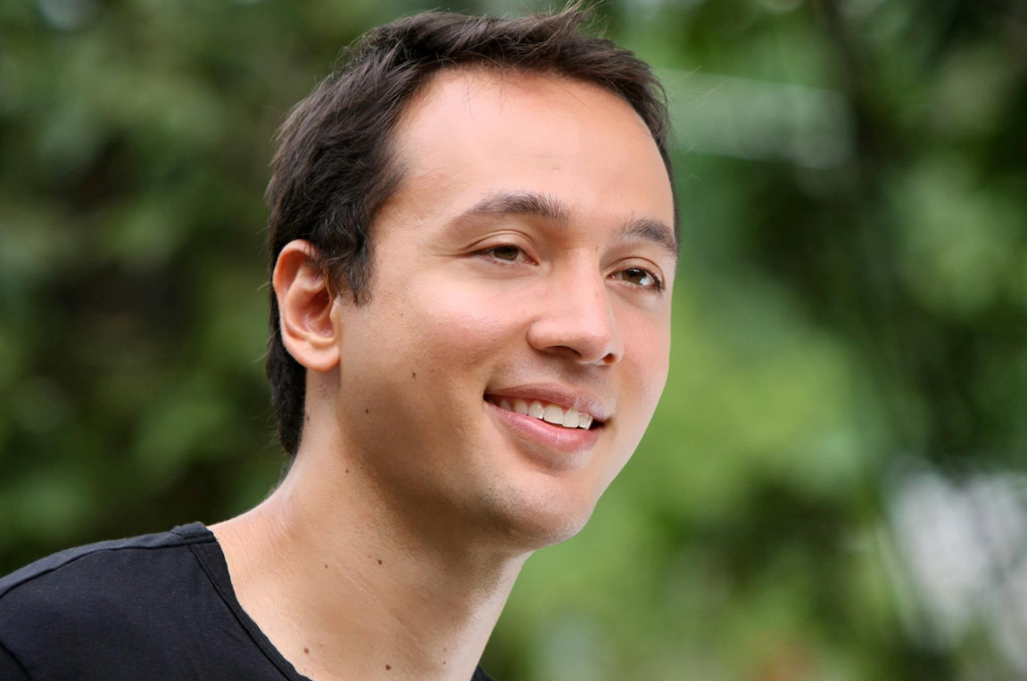 Lino Cayetano wearing black shirt,